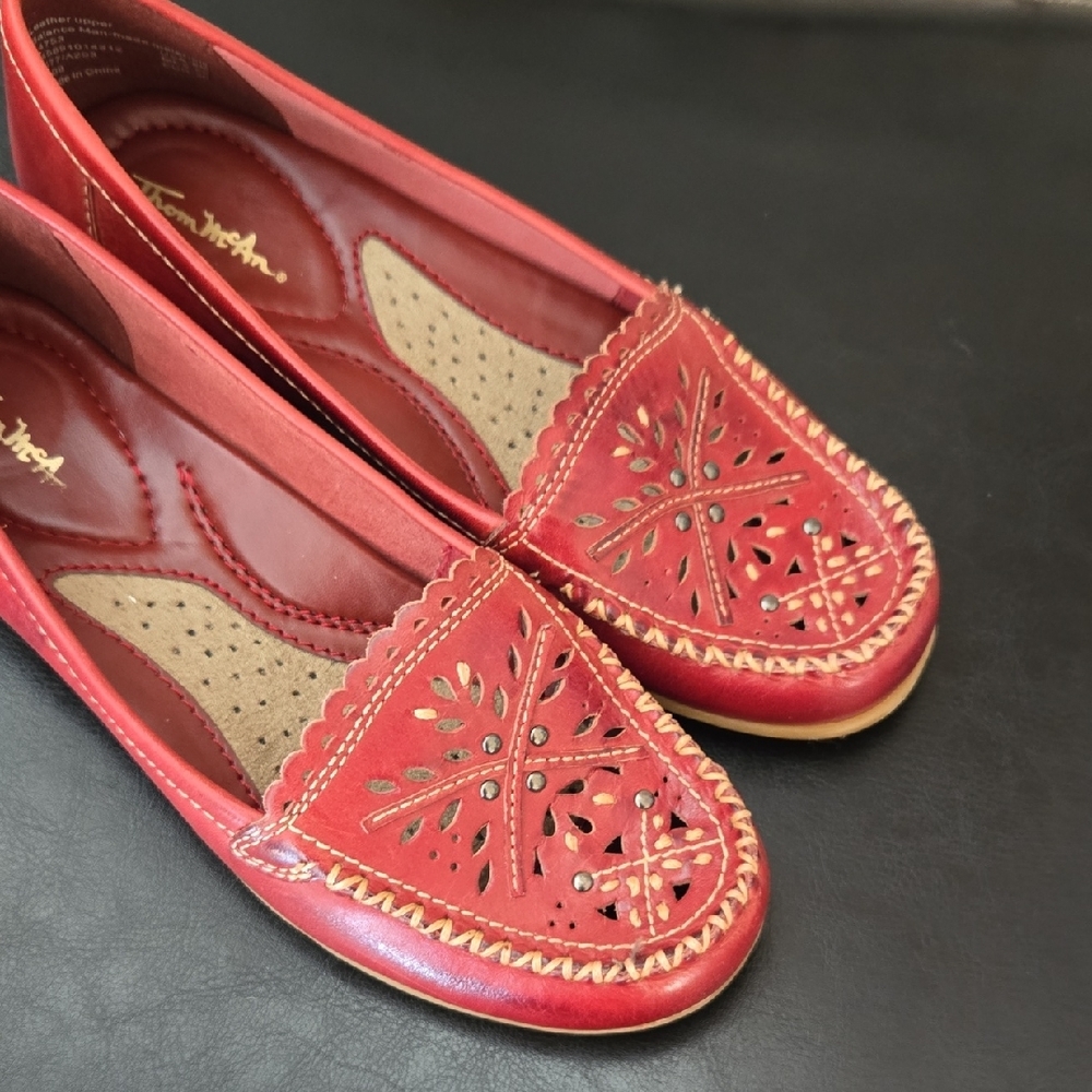 Thom McAn Women's Size 5 Red Leather Driving Flat Gold Studded Slip-On Loafers